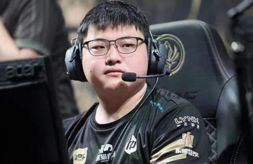 3355192172589858100 957直播爆料:今年抽签嘉宾是微笑、厂长和Uzi
