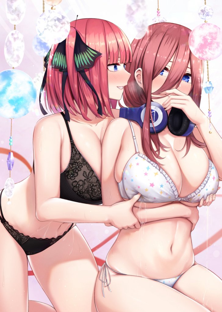 每日好图：五等分的新娘（二乃，三玖）