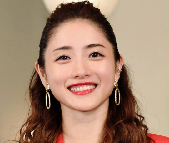 日本女星石原里美正式公布婚讯 对方是普通工薪族