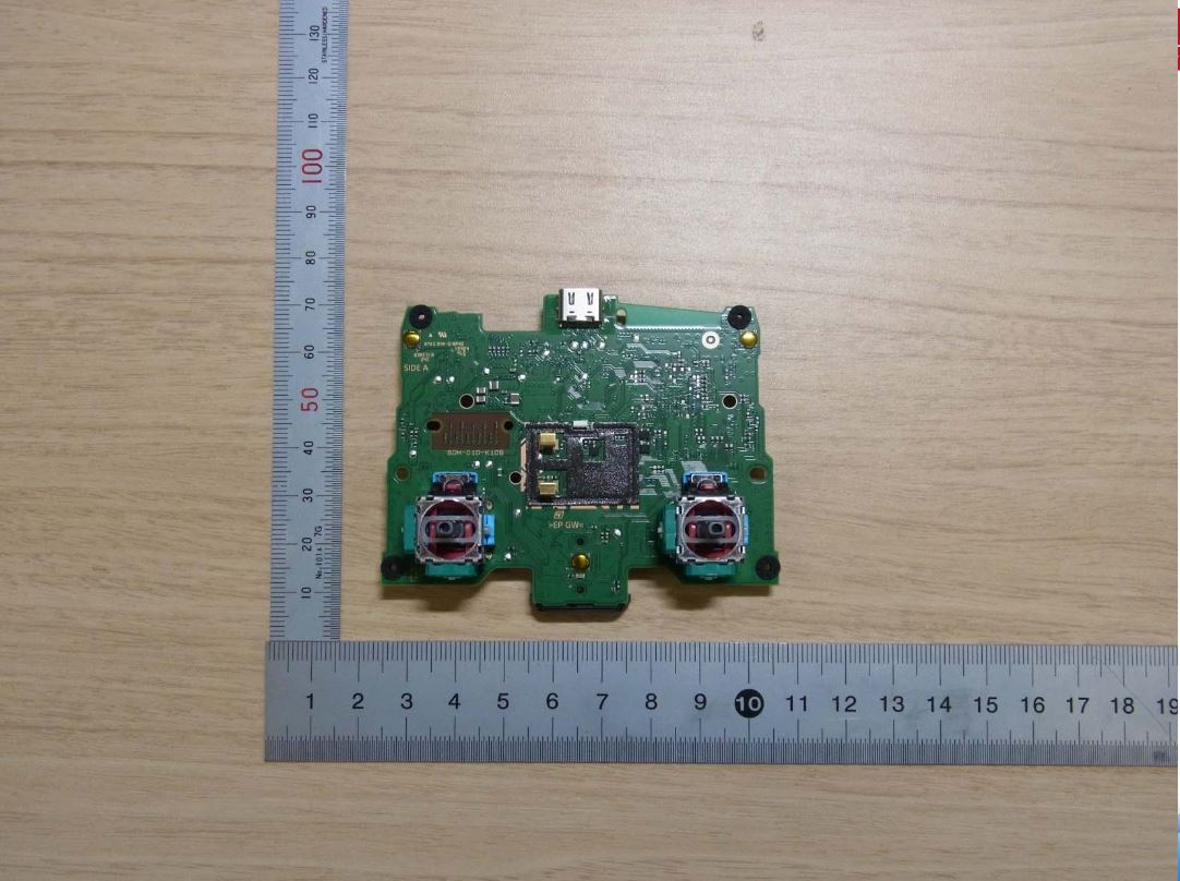 PS5手柄拆解组图,内部零件一览无遗插图5 PS5手柄拆机照曝光 内部芯片及布线情况公开