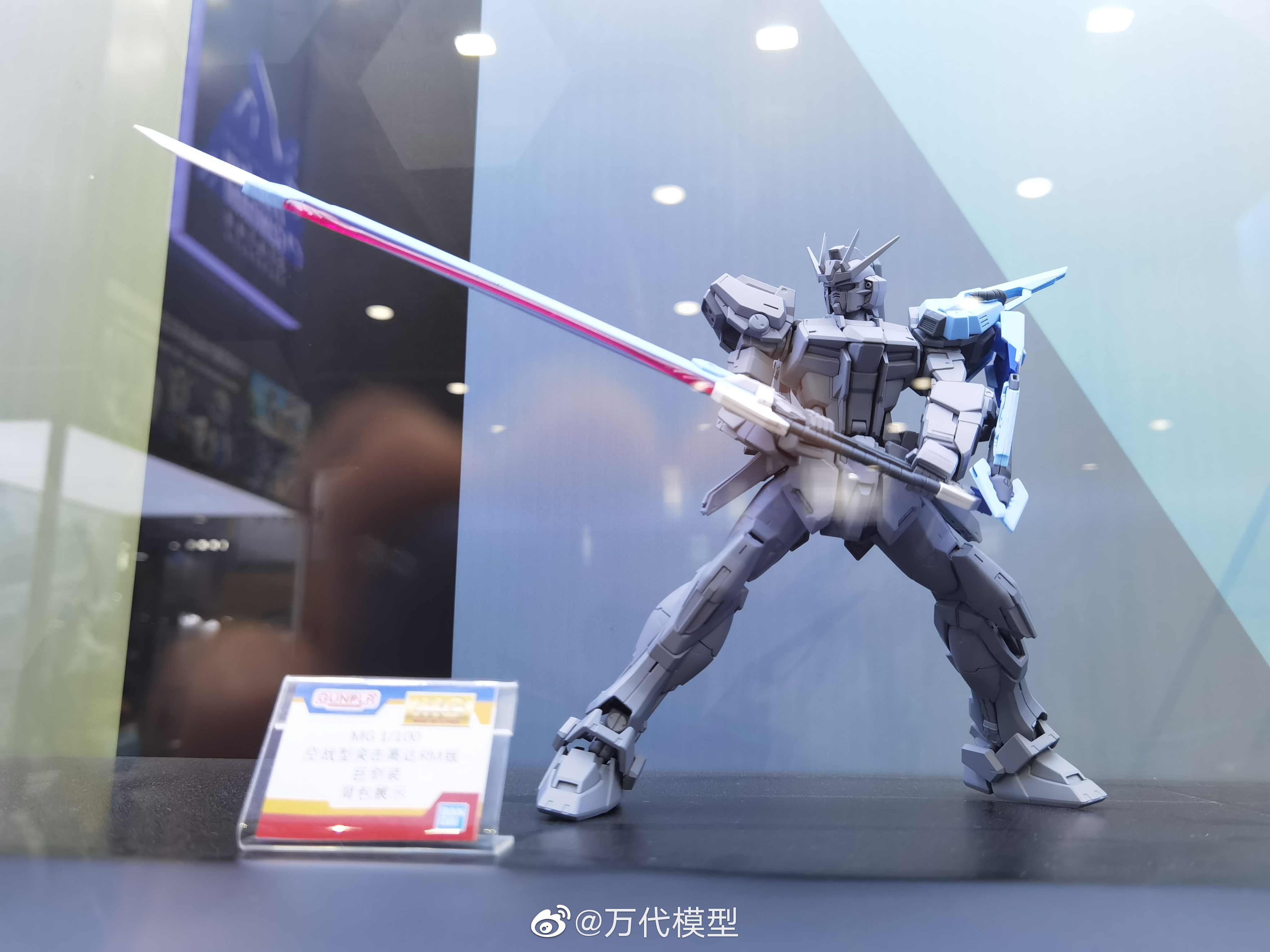 万代新MG空战型强袭高达RM(中国红)+全装备套装 11月1日登陆天猫插图9 万代11月1日上线 MG 1/100 中国红空战型突击高达+全装备套装 售价1150元