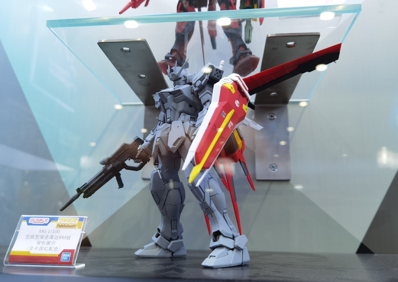 万代新MG空战型强袭高达RM(中国红)+全装备套装 11月1日登陆天猫插图8 万代11月1日上线 MG 1/100 中国红空战型突击高达+全装备套装 售价1150元