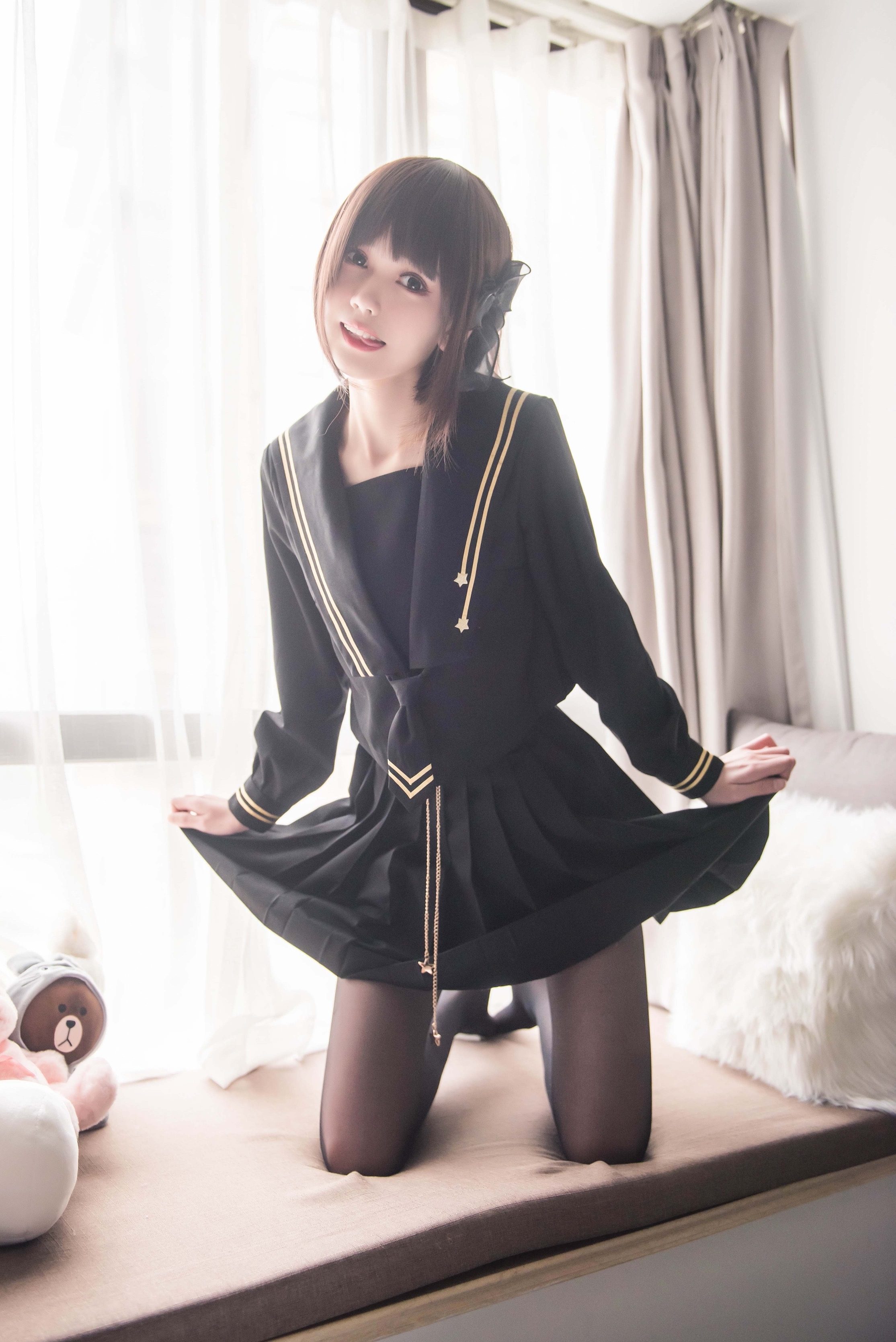 [你的负卿] 福利写真集·NO.004 窗台制服 [18P]