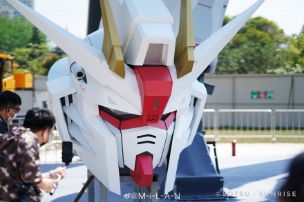 上海金桥啦啦宝都 1:1 实物大【自由高达】 今日“上头”仪式