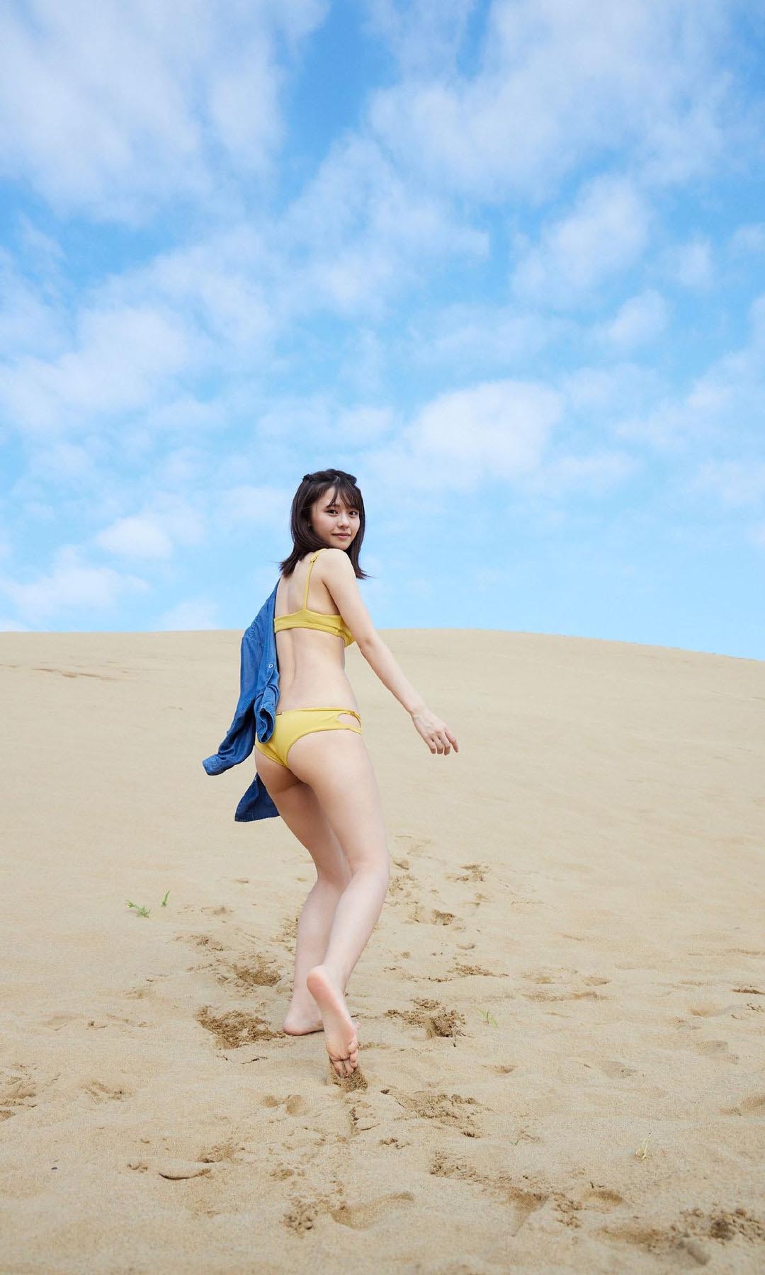 浅仓唯 【泳装写真集 94P】