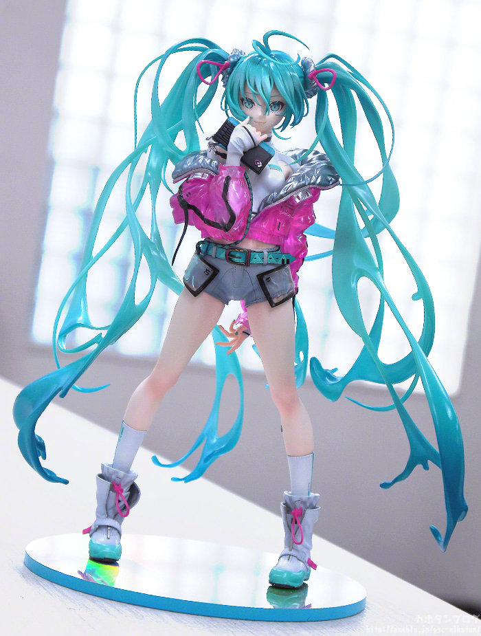 手办模型：初音未来 with SOLWA  1/7手办