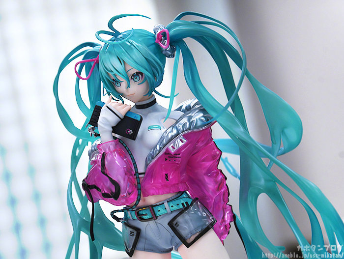 手办模型：初音未来 with SOLWA  1/7手办