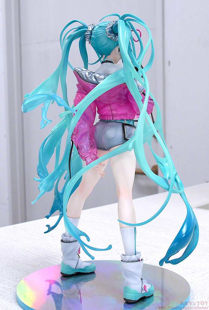 手办模型：初音未来 with SOLWA  1/7手办