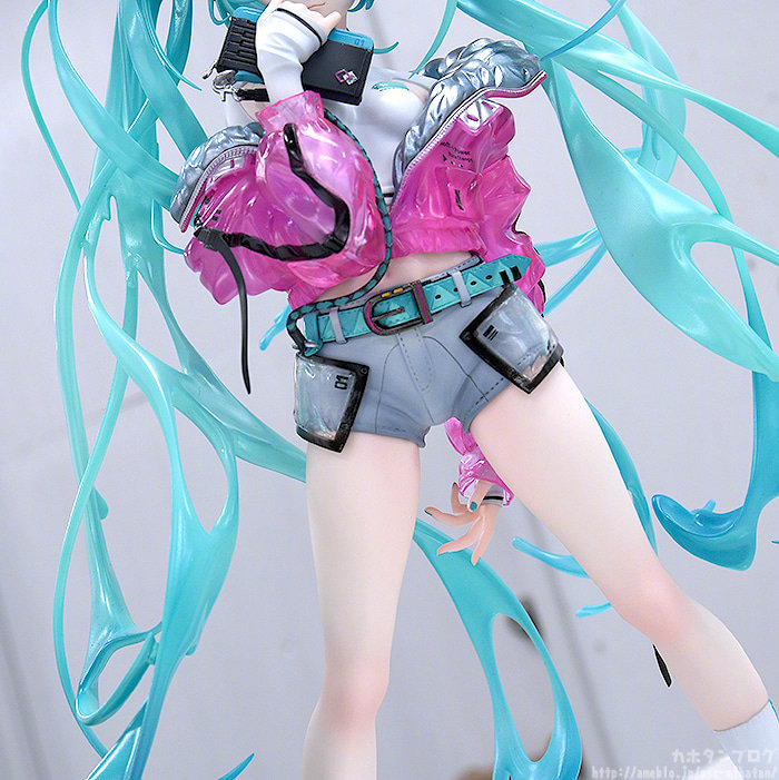 手办模型：初音未来 with SOLWA  1/7手办