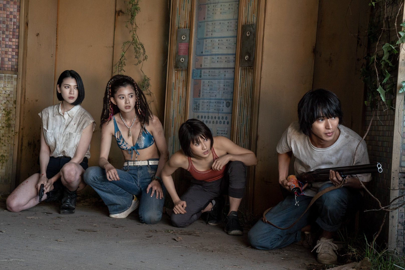 悬疑剧《弥留之国爱丽丝》第二季新剧照公布，12月22日上线Netflix