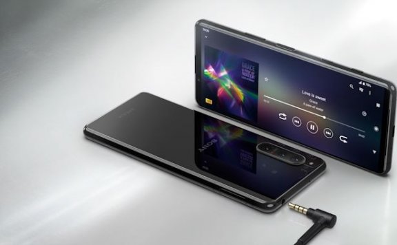 索尼新旗舰手机Xperia 5 II公布:6.1寸120Hz带鱼屏+骁龙865 约6430元(考研信仰的时刻到了)